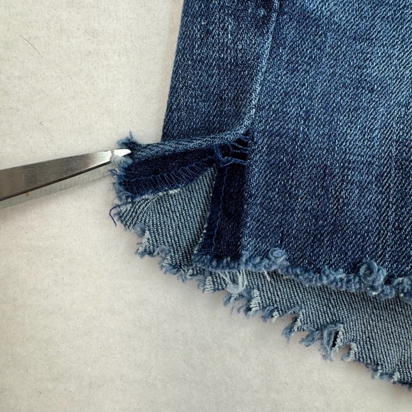 Seven 7 For All Mankind Weekend Short Size 12 High Rise Dark Wash Raw Hem - Picture 8 of 10